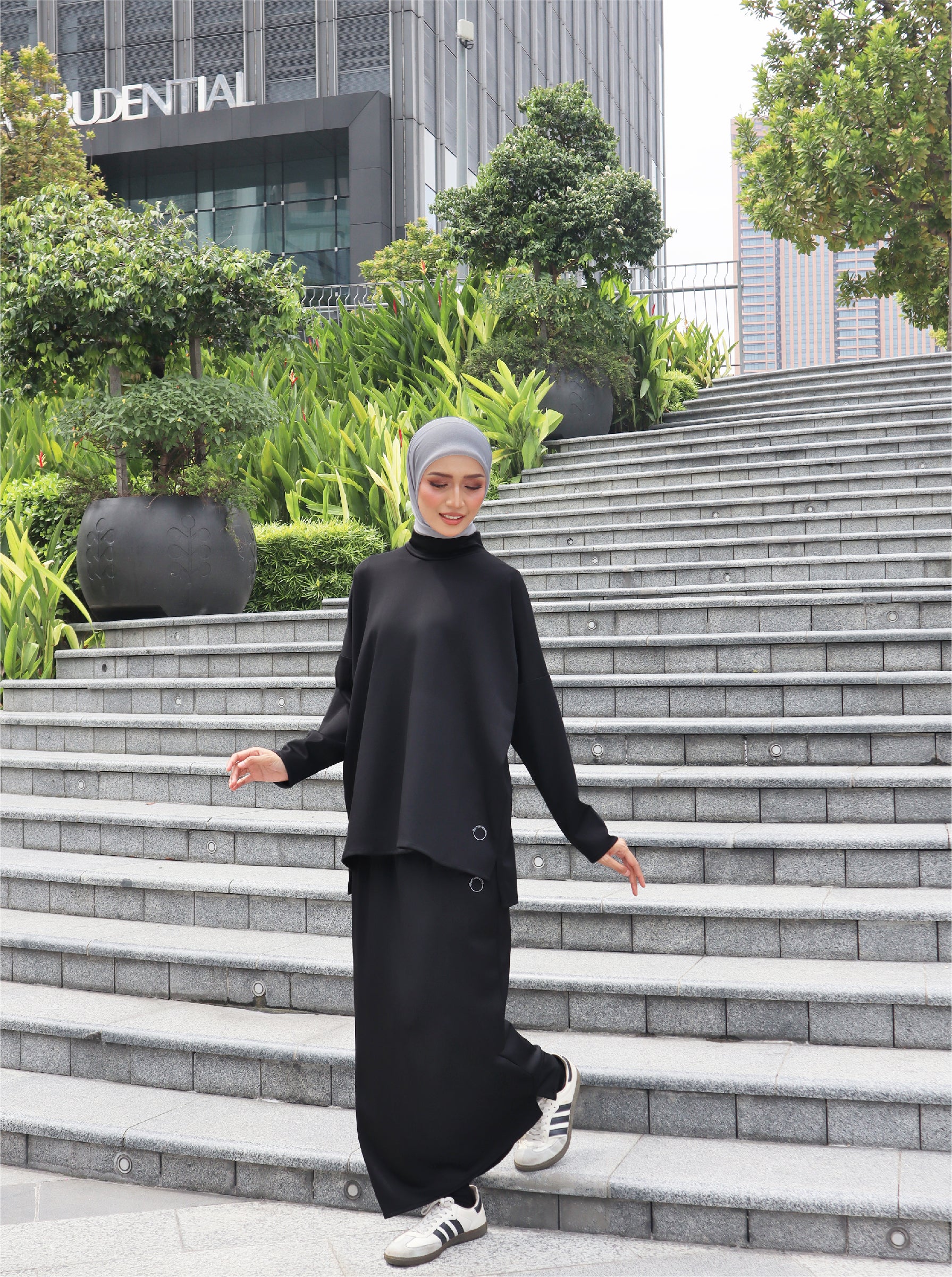 BLACK - CLAUDIA SET (TOP & SKIRT)