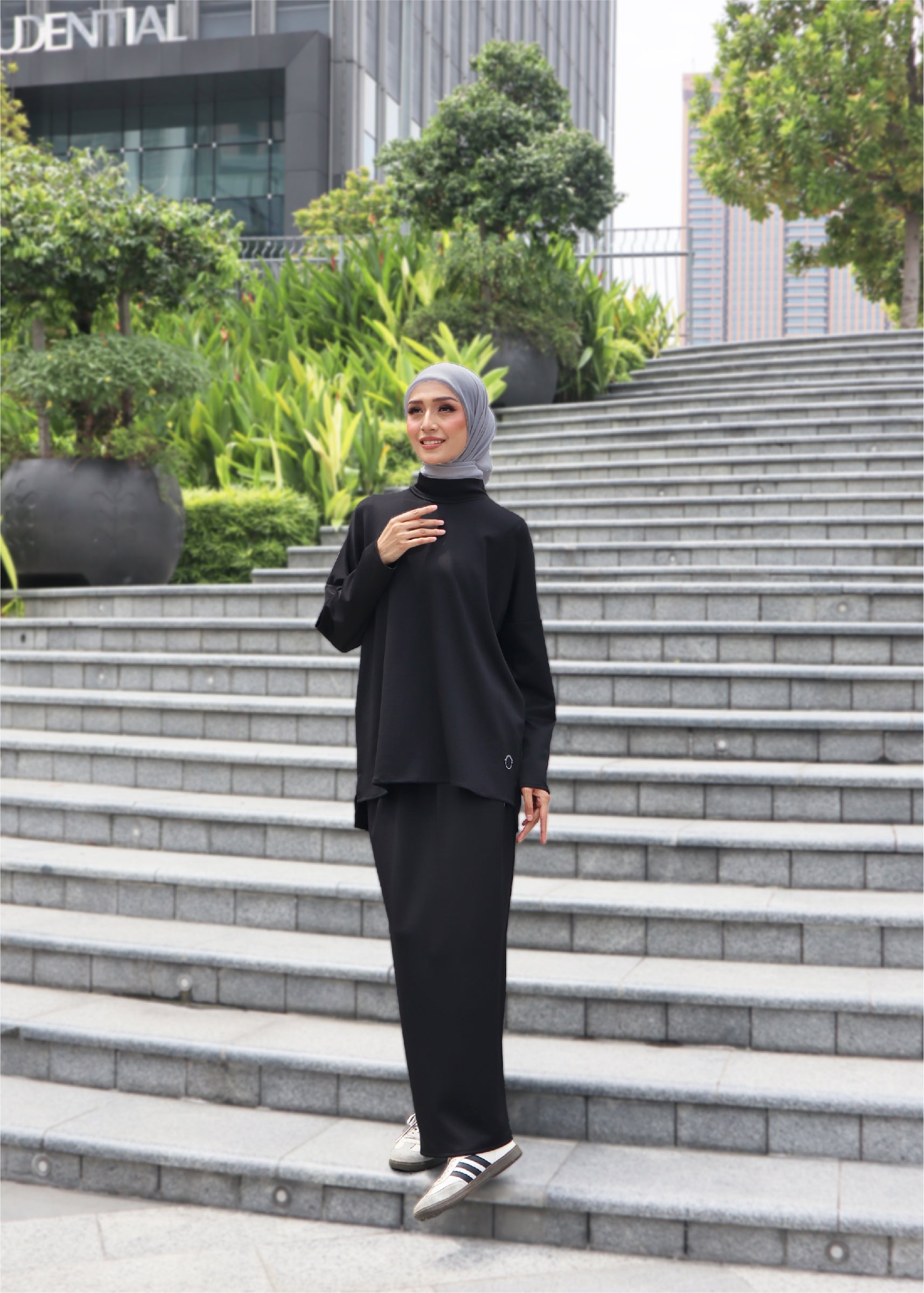 BLACK - CLAUDIA SET (TOP & SKIRT)