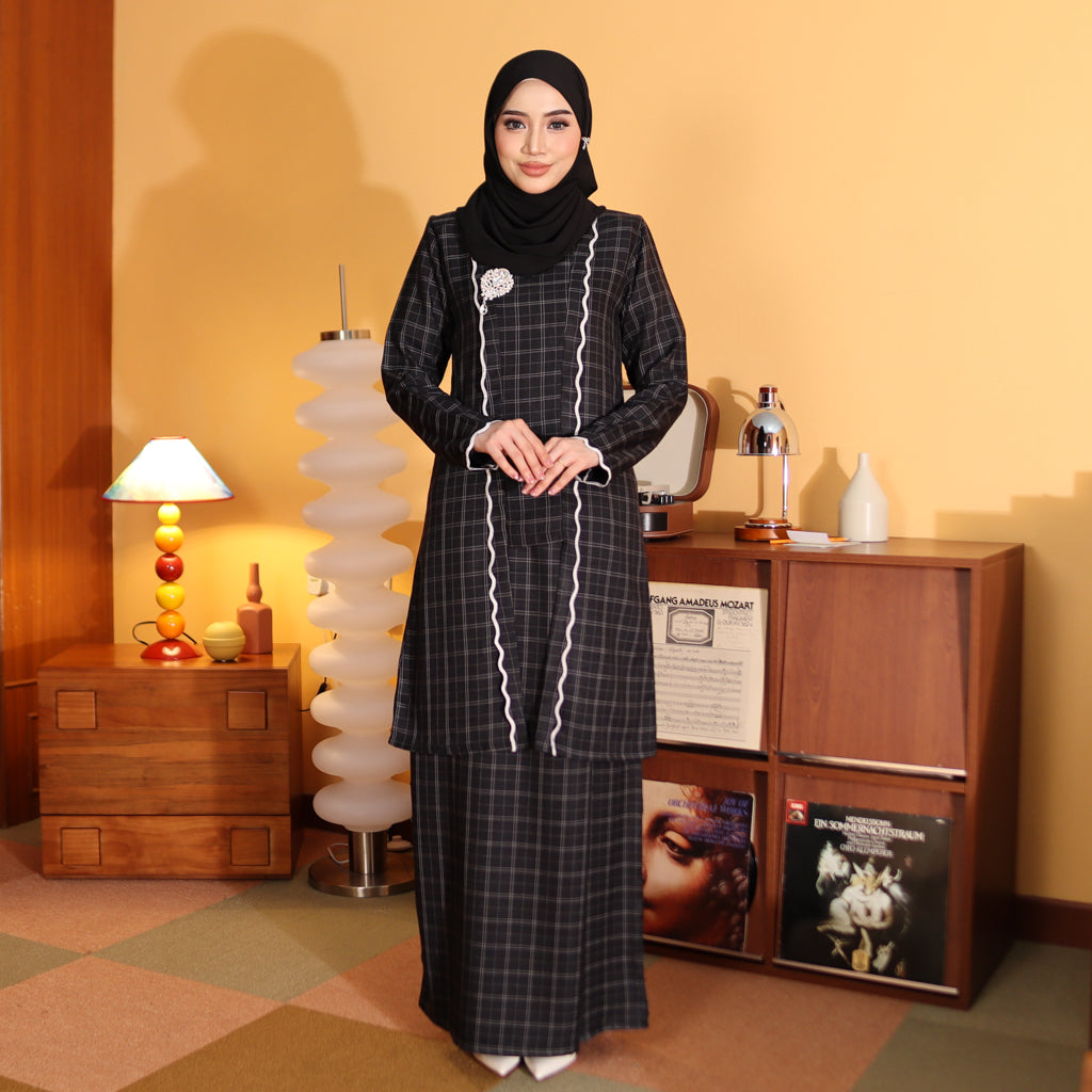 BLACK - KEBAYA LABUH  "TULUS" ADULT