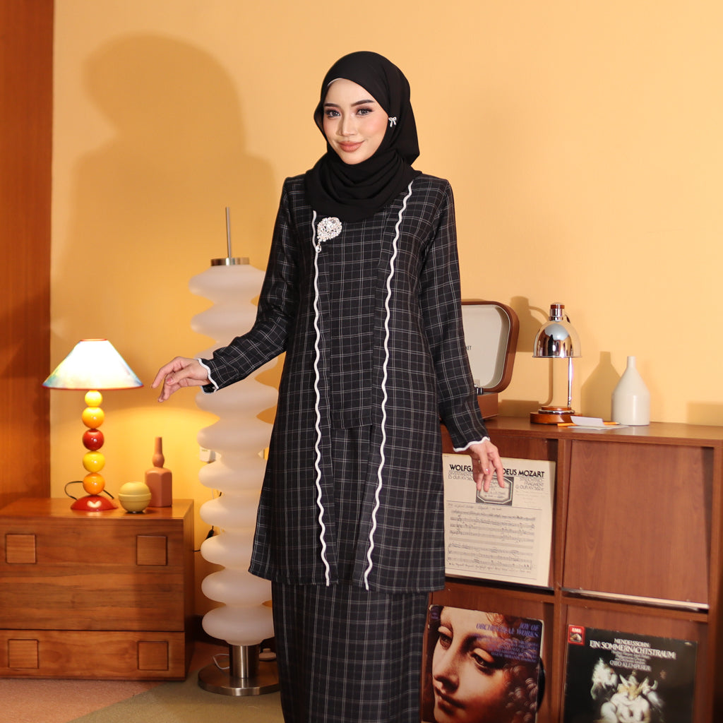 BLACK - KEBAYA LABUH  "TULUS" ADULT